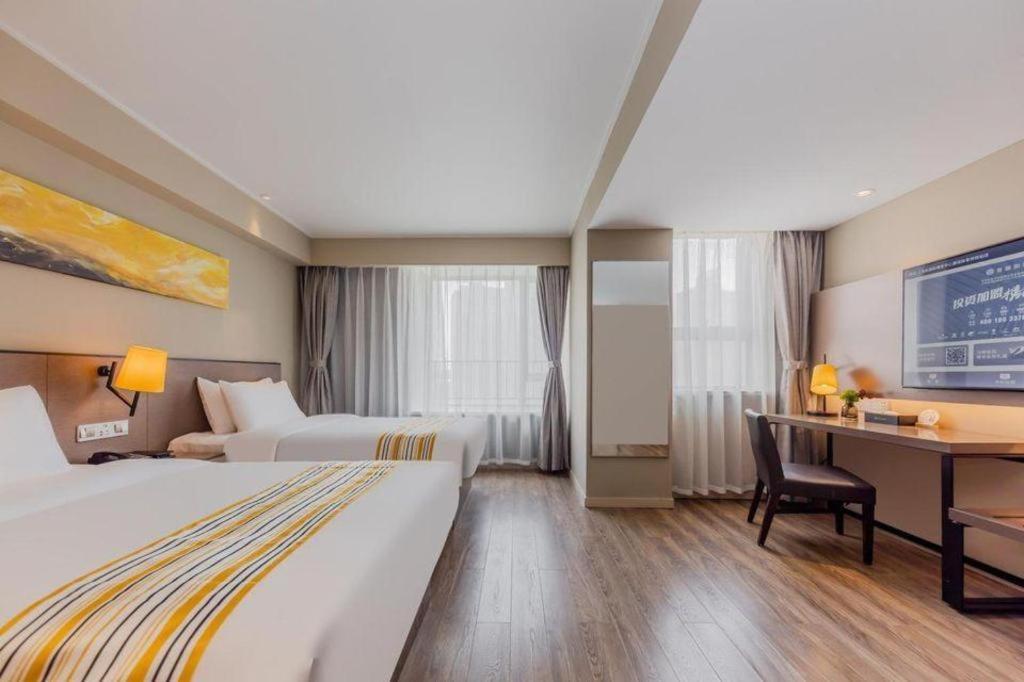 Home Inn Plus Shanghai New International Expo Center Yushan Road Yuanshen Sports Екстер'єр фото