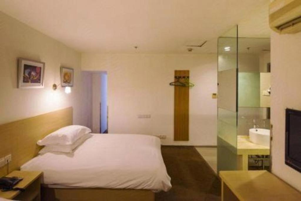 Home Inn Plus Shanghai New International Expo Center Yushan Road Yuanshen Sports Екстер'єр фото