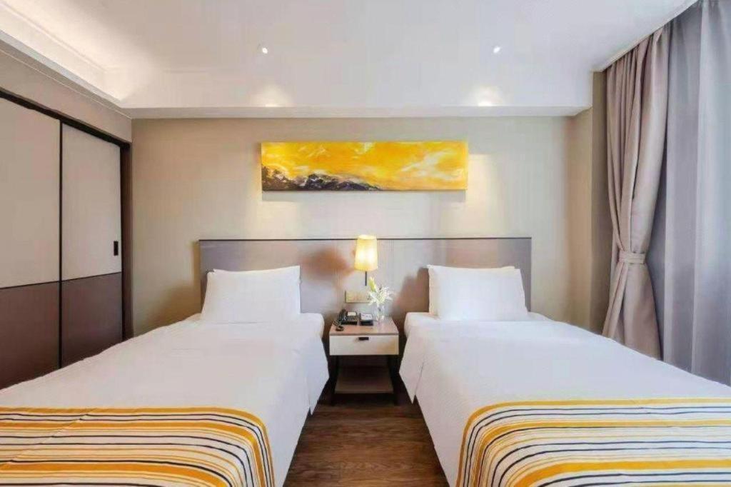 Home Inn Plus Shanghai New International Expo Center Yushan Road Yuanshen Sports Екстер'єр фото