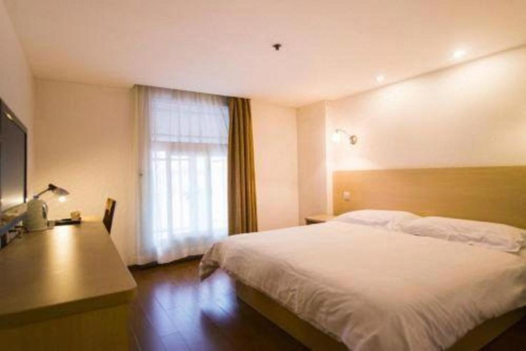 Home Inn Plus Shanghai New International Expo Center Yushan Road Yuanshen Sports Екстер'єр фото