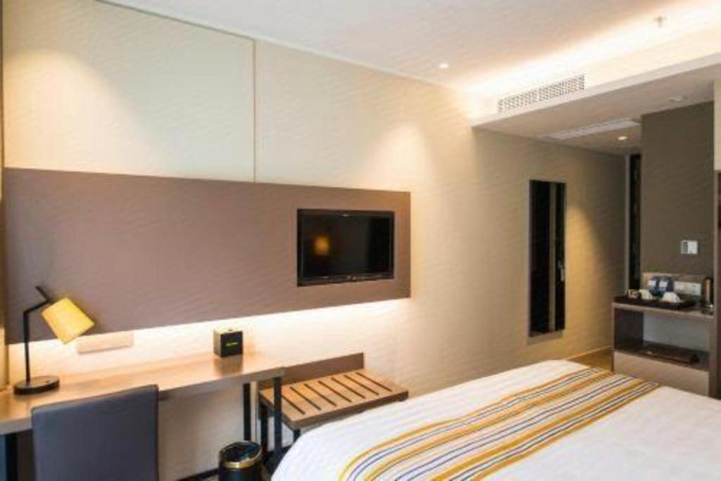 Home Inn Plus Shanghai New International Expo Center Yushan Road Yuanshen Sports Екстер'єр фото