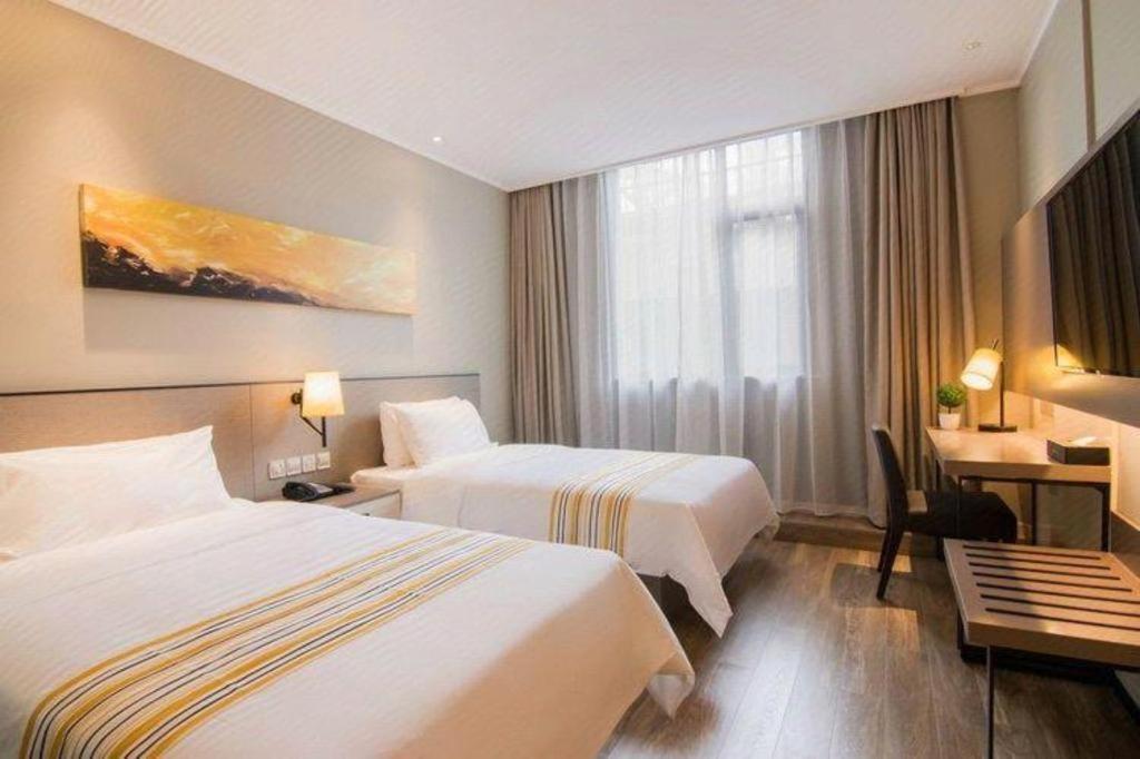 Home Inn Plus Shanghai New International Expo Center Yushan Road Yuanshen Sports Екстер'єр фото