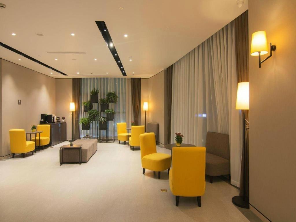 Home Inn Plus Shanghai New International Expo Center Yushan Road Yuanshen Sports Екстер'єр фото